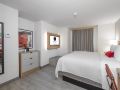 the-st-clair-hotel-magnificent-mile