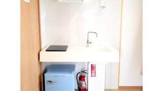 guest-house-orange-wind