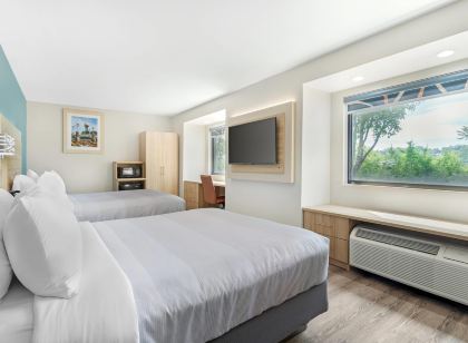 Microtel Inn & Suites by Wyndham Knoxville