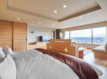 司ロイヤルホテル