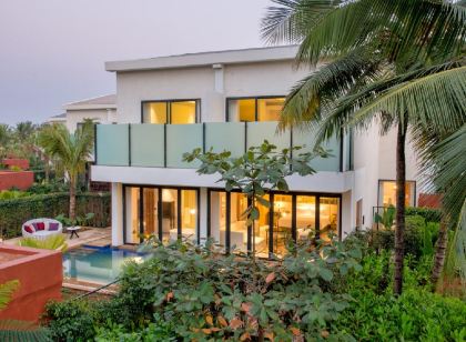 Azaya Pool Suites