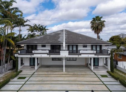 July Special! Modern 4Br - Private Yard & Grill, Near Coral Gables & Mia Airport
