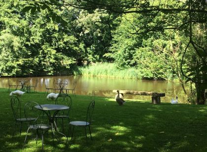 Le domaine du château blanc à 10 minutes de Pairi Daiza