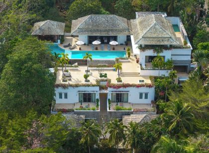 Seaview Own Pool Full-Time Maid V302