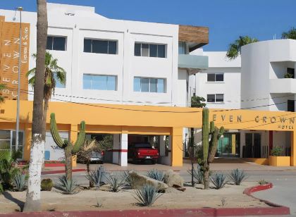 Seven Crown Express & Suites by Kavia