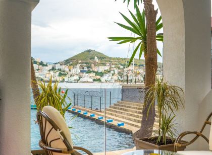 Adam & Eve Suites