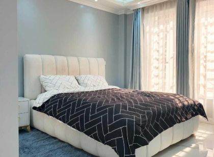 Lux Suites Grandville Apartments