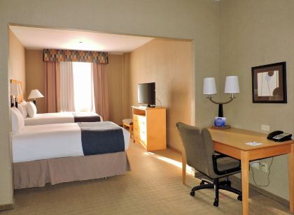 Marco LaGuardia Hotel and Suites