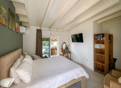 Casalina Garden 2 Blocks to Palm Beach & Kitesurfing School