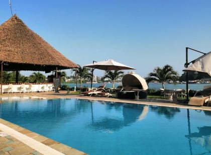 CityBlue Creekside Hotel & Suites