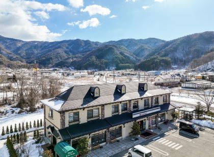 BAN岸邊飯店
