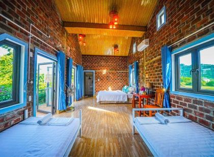 Funny Monkeys Homestay