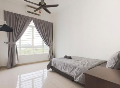 Cozy 3B2B for 6 |Free Wifi &Parking|Seri Kembangan