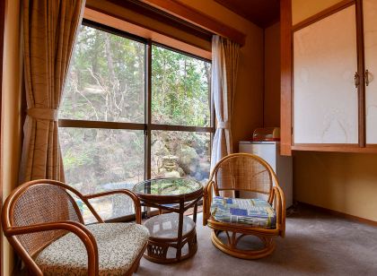 御在所ロープウェイすぐの純和風宿 三慶園