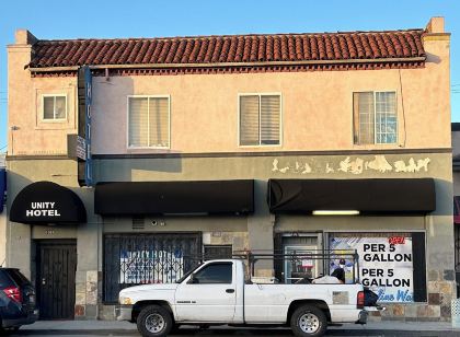 Unity Hotel - No Parking & Rooms Are Upstairs