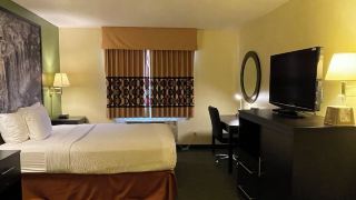 super-8-by-wyndham-colby