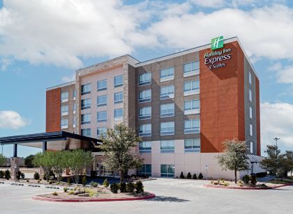 Holiday Inn Express & Suites Moore