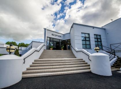 Waterfoot Hotel