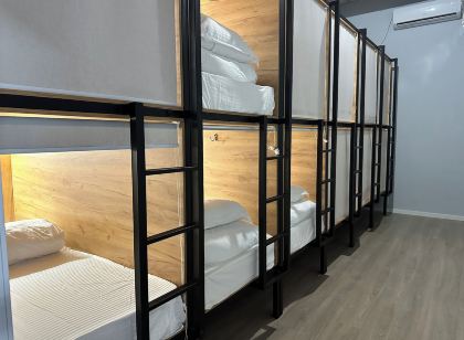 Hostel O2