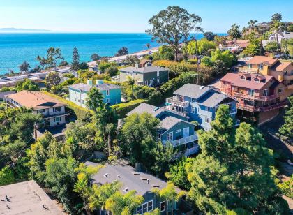 Cozy Cali Condo, Walk to Summerland Beach!