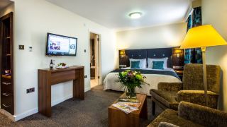 holiday-inn-london-kensington-high-st-an-ihg-hotel