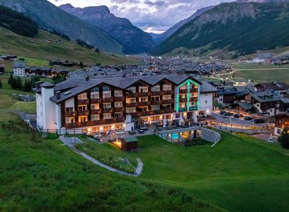 拉克薩林溫泉山區度假飯店