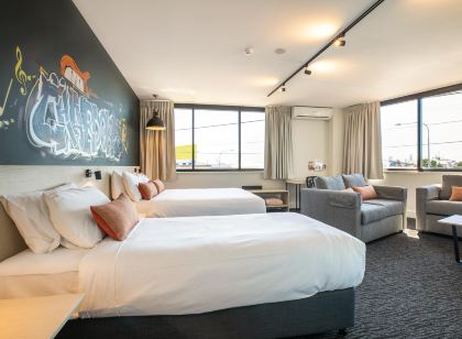 Nightcap at Chardons Corner Hotel