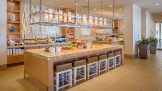 hyatt-regency-waikiki-beach-resort-and-spa