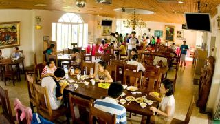 the-swanlake-villa-resort-hotel