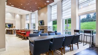 holiday-inn-express-and-suites-langley