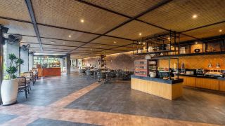 kayumas-seminyak-resort