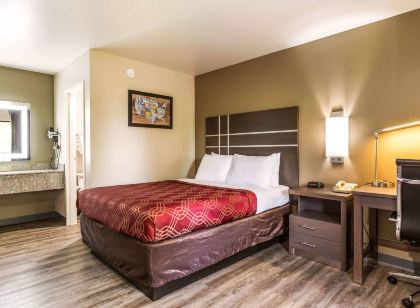 Econo Lodge Inn & Suites