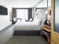 the-jewel-a-club-quarters-hotel-opposite-rockefeller-center