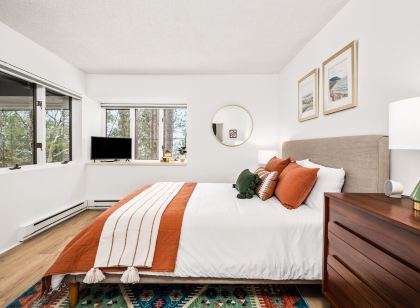 Hawks Nest Hideaway - 2 Bed 2 Bath - Screened In Deck