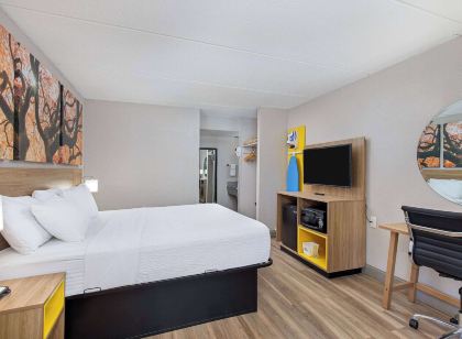 Days Inn by Wyndham Knoxville North
