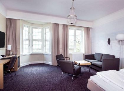 Home Hotel Savoy