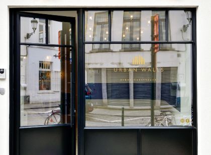 アーバン ウォールズ