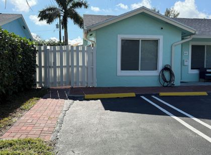 Seashell 5 -Luxury Studio Close to the Beach!