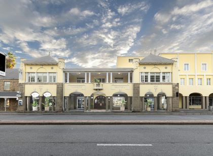 Queens Hotel by Bon Hotels