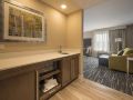 hampton-inn-and-suites-seattle-redmond-wa