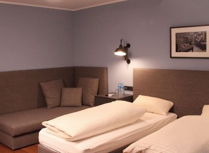 Hotel Henry