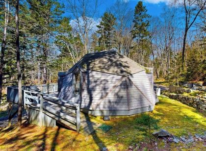 Geodesic Dome w/ Riverfront Deck, Lovely Views, & High-speed Wifi - Dogs Welcome