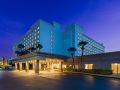 holiday-inn-and-suites-across-from-universal-orlando