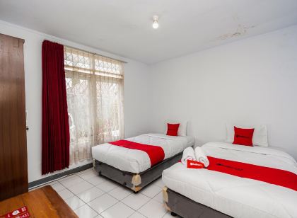 RedDoorz Syariah Near Rsud Cimacan