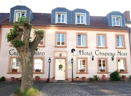 Uno Hotel Chapeau Noir
