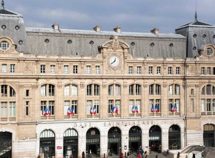 Hôtel ibis Paris Porte de Clichy Centre.
