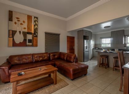 Camelot Guest House & Apartments
