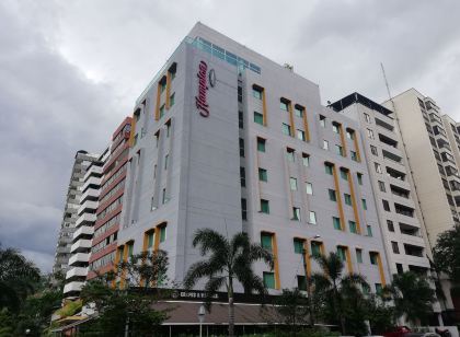 Hampton Inn by Hilton Cali