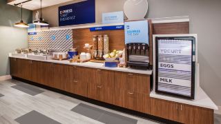 holiday-inn-express-and-suites-pittsburgh-sw-southpointe