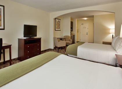Holiday Inn Express & Suites Kansas City Sport Complex Area